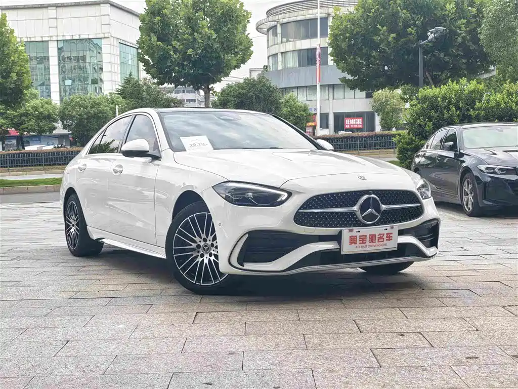 Mercedes-Benz C-Class — миниатюра 3