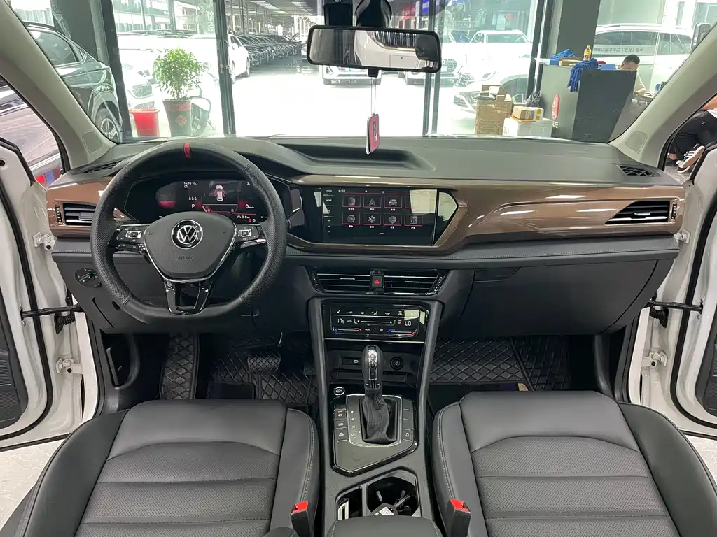 Volkswagen Tharu 2022 280TSI Luxury
