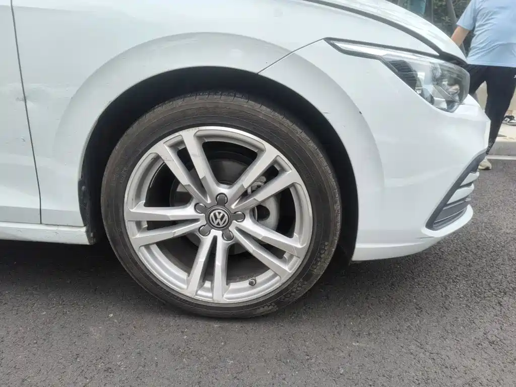 Volkswagen Golf — миниатюра 24