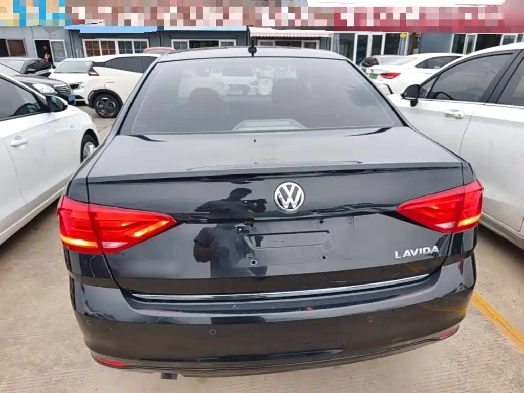 Volkswagen Lavida — миниатюра 6