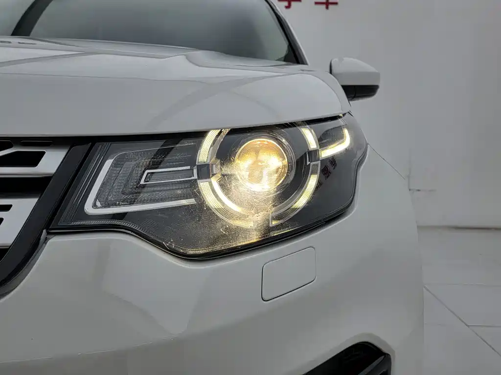 Land Rover Discovery Sport — миниатюра 17