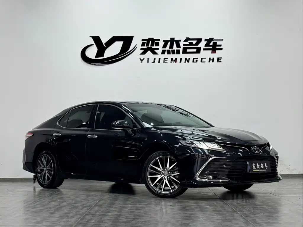 Toyota Camry 2021 2.5G Luxury