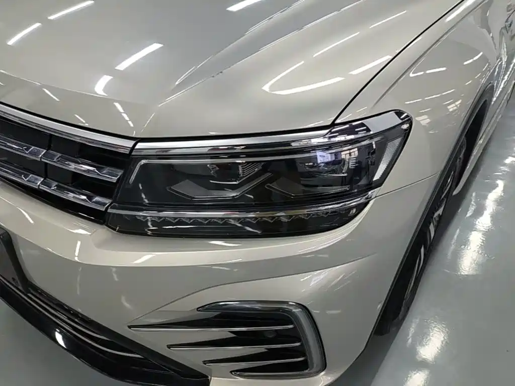 Volkswagen Tiguan L PHEV — миниатюра 24