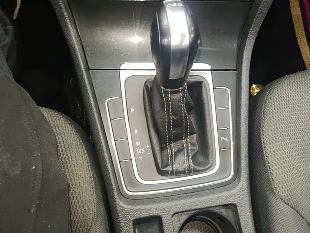 Volkswagen Golf — миниатюра 14
