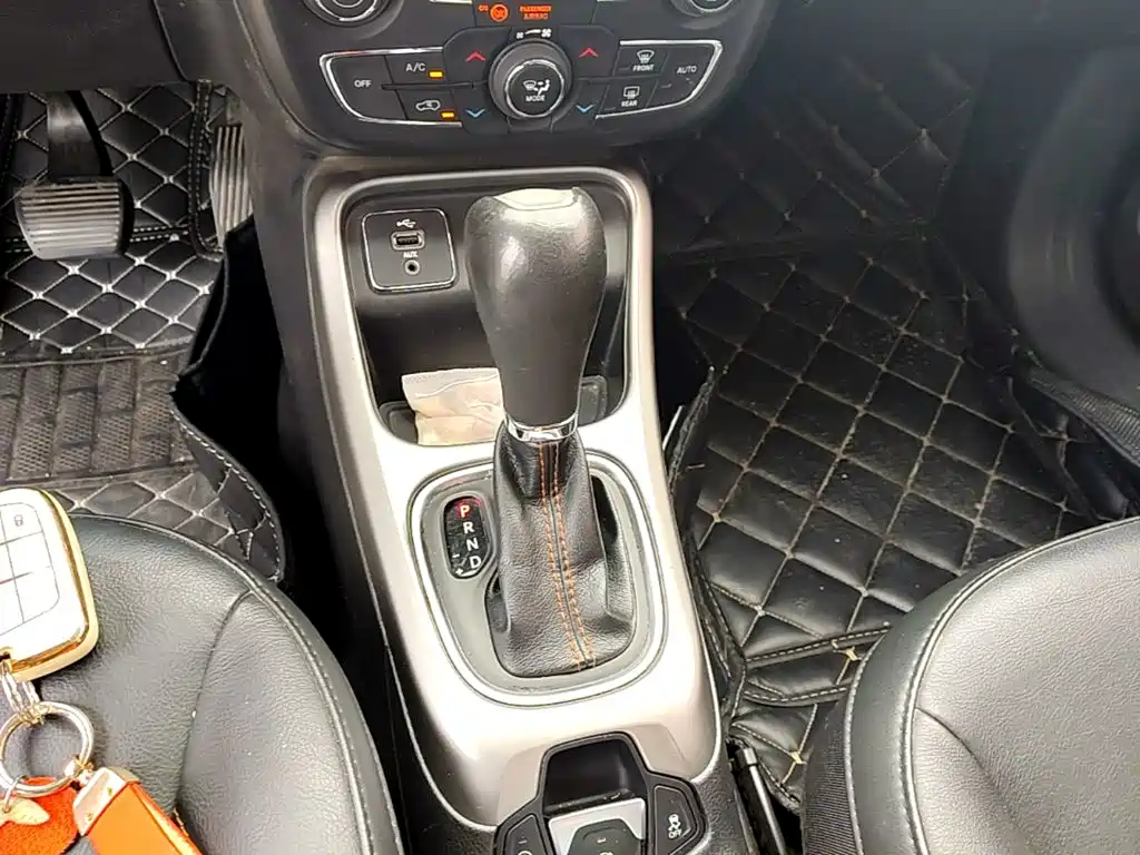 Jeep Compass — миниатюра 14