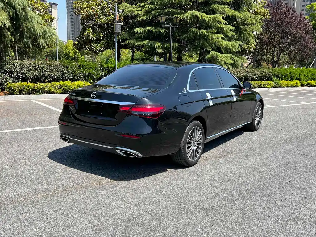 MERCEDES-BENZ E CLASS