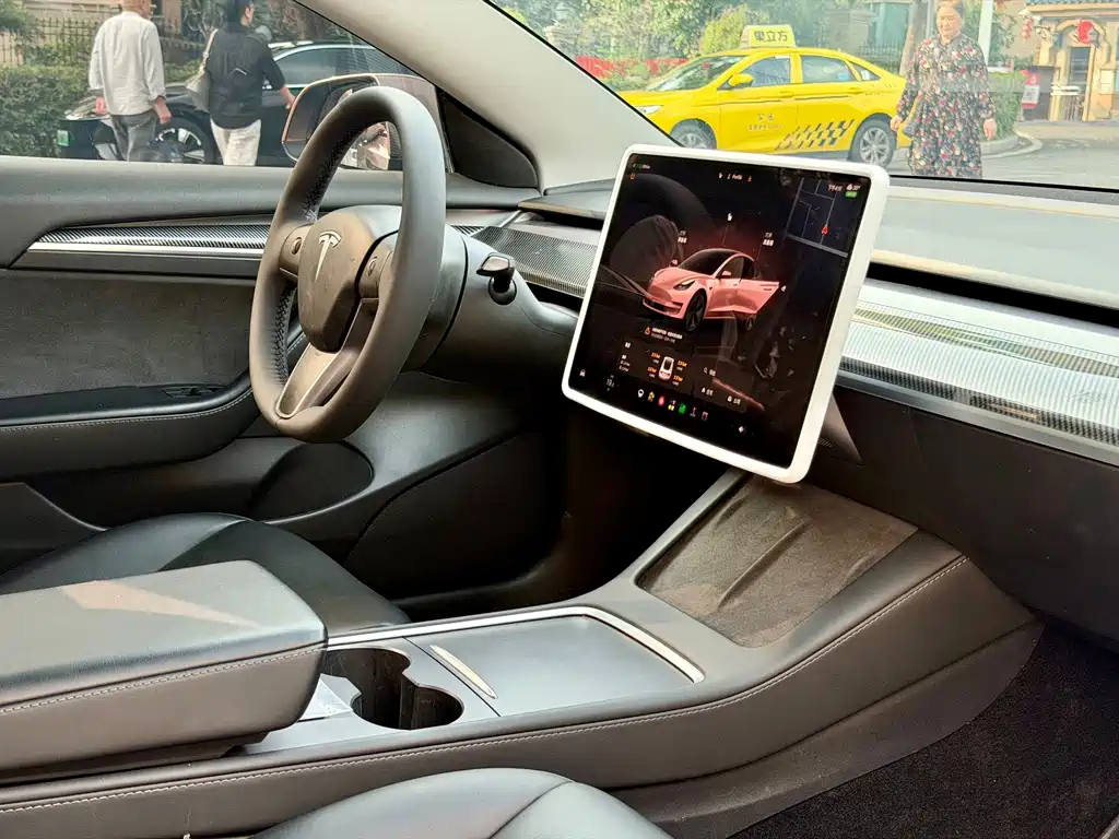Tesla Model 3 — миниатюра 9