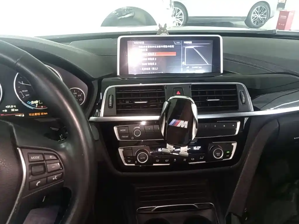 BMW 3 Series — миниатюра 13
