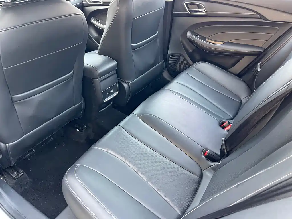Roewe i5 — миниатюра 10