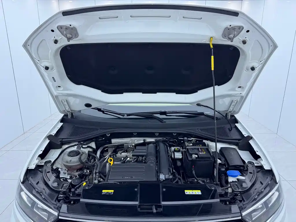 Volkswagen T-Roc — миниатюра 17