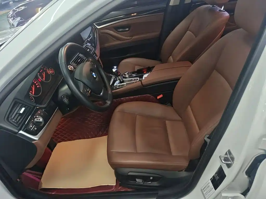 BMW 5 Series — миниатюра 15