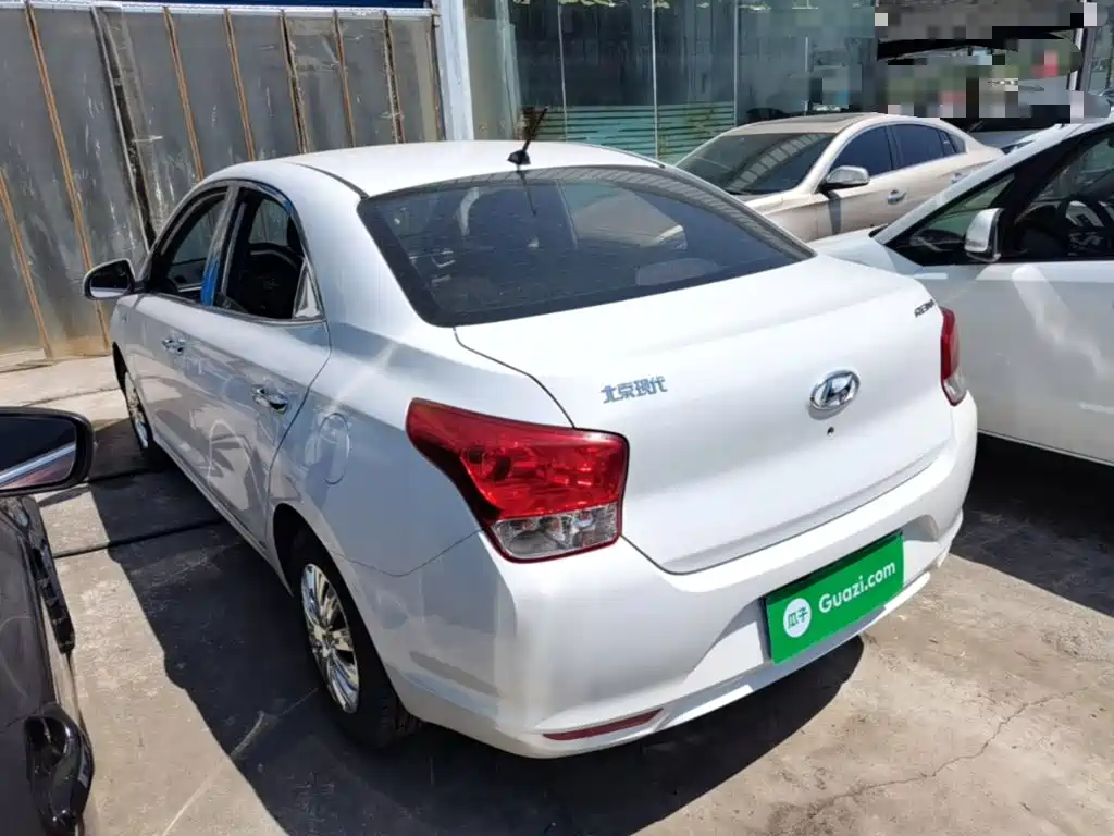 Hyundai Verna — миниатюра 5