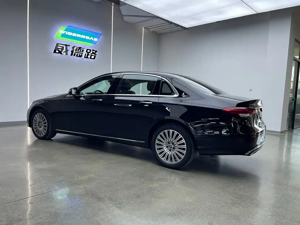 Mercedes-Benz E-Class — миниатюра 5