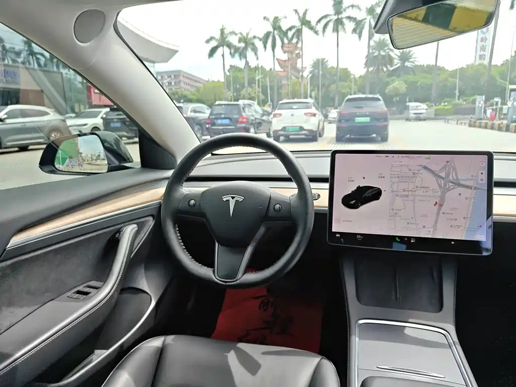Tesla Model 3 — миниатюра 15