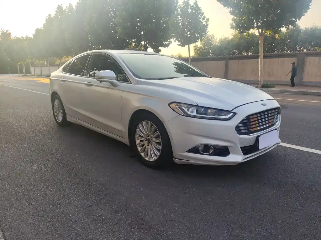 Ford Mondeo 2013 2.0L GTDi200 Luxury