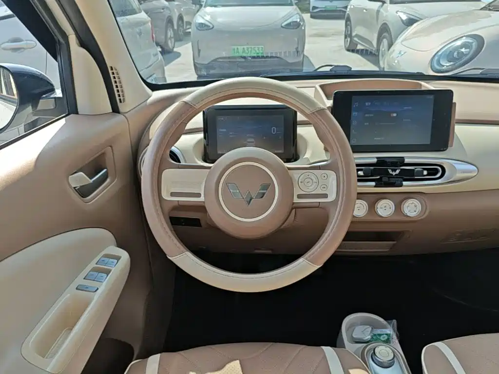 Wuling MINIEV — миниатюра 11