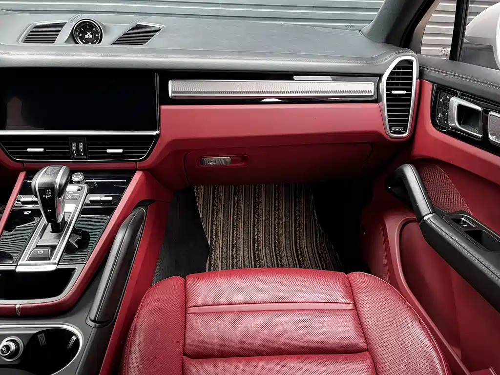 Porsche Cayenne — миниатюра 14