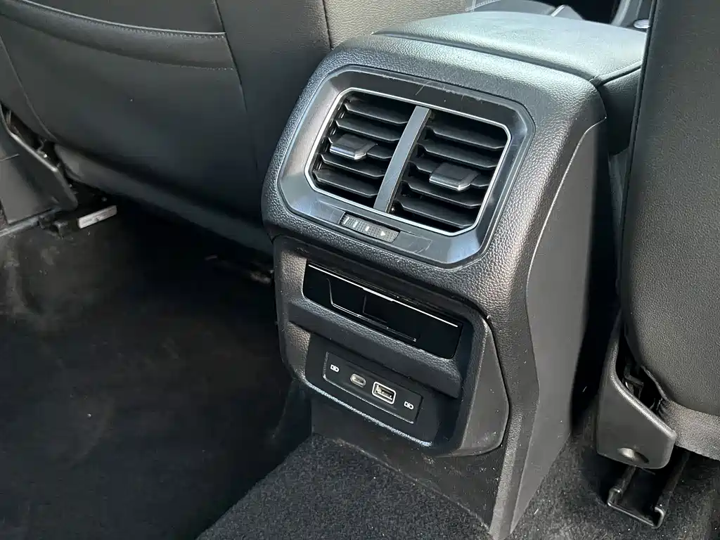 Volkswagen Tiguan L — миниатюра 12