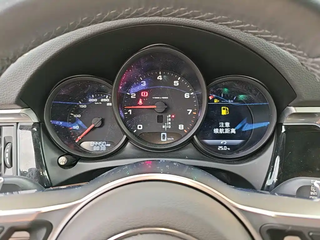 Porsche Macan — миниатюра 12