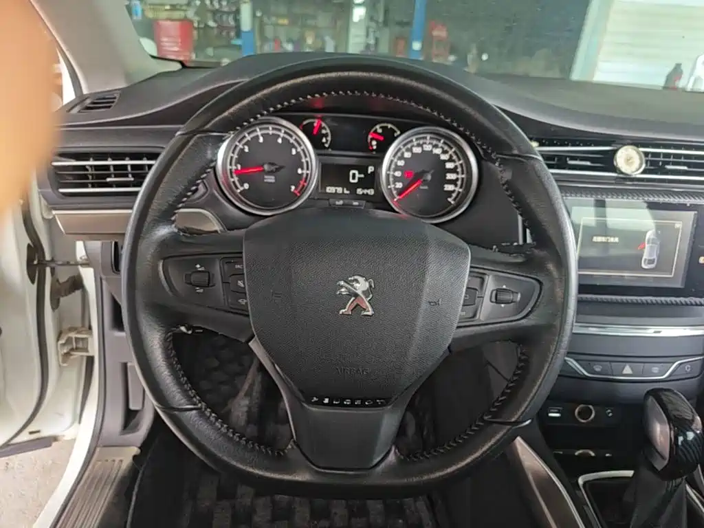 Peugeot 408 — миниатюра 11