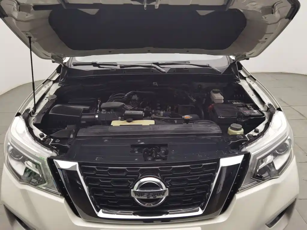 Nissan Terra 2018 2.5L AT Flagship
