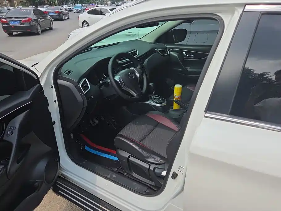 Nissan Qashqai — миниатюра 9