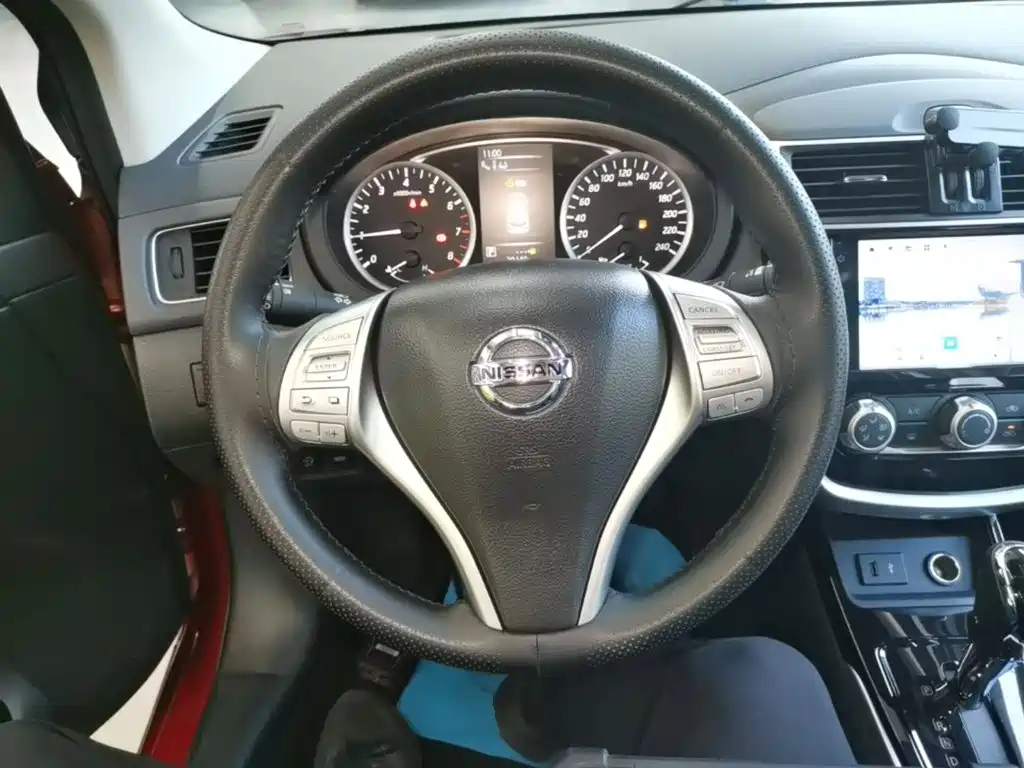 Nissan Tiida — миниатюра 11