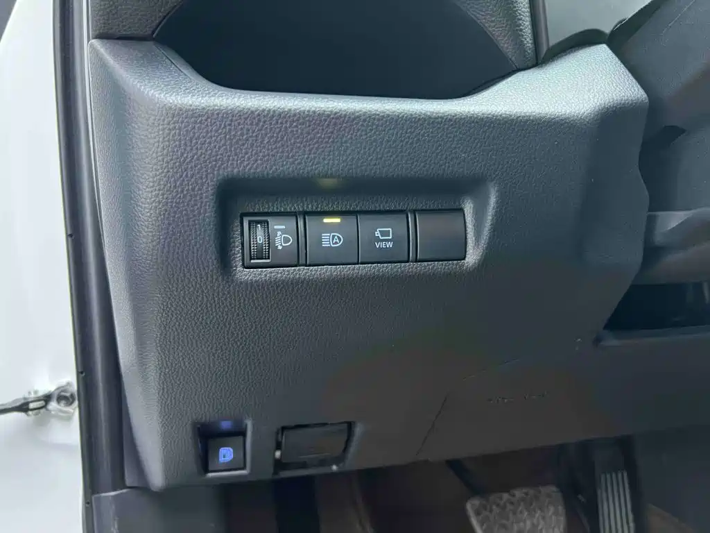 Toyota RAV4 — миниатюра 31