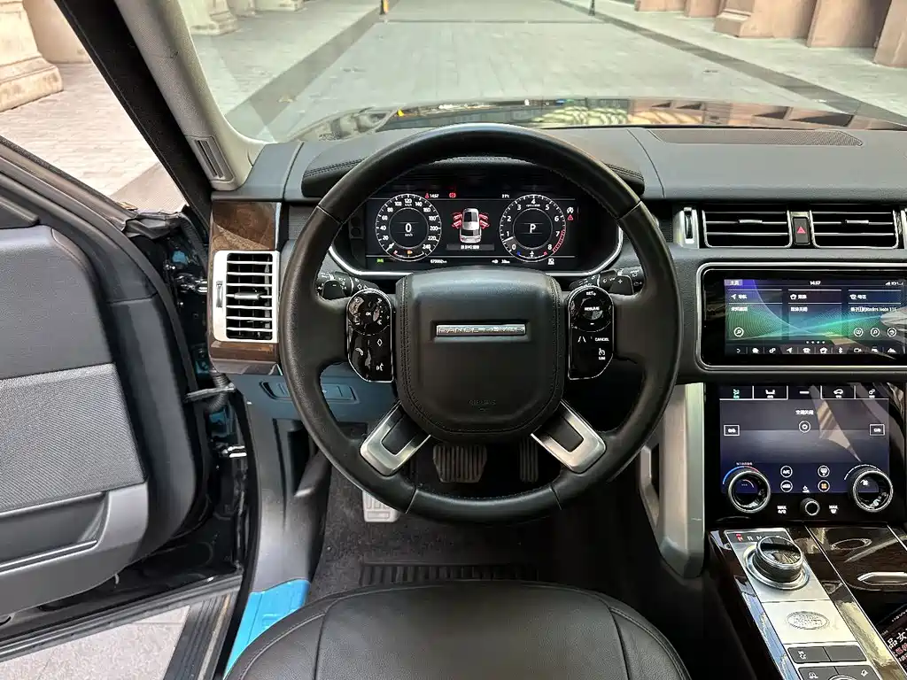 Land Rover Range Rover — миниатюра 13