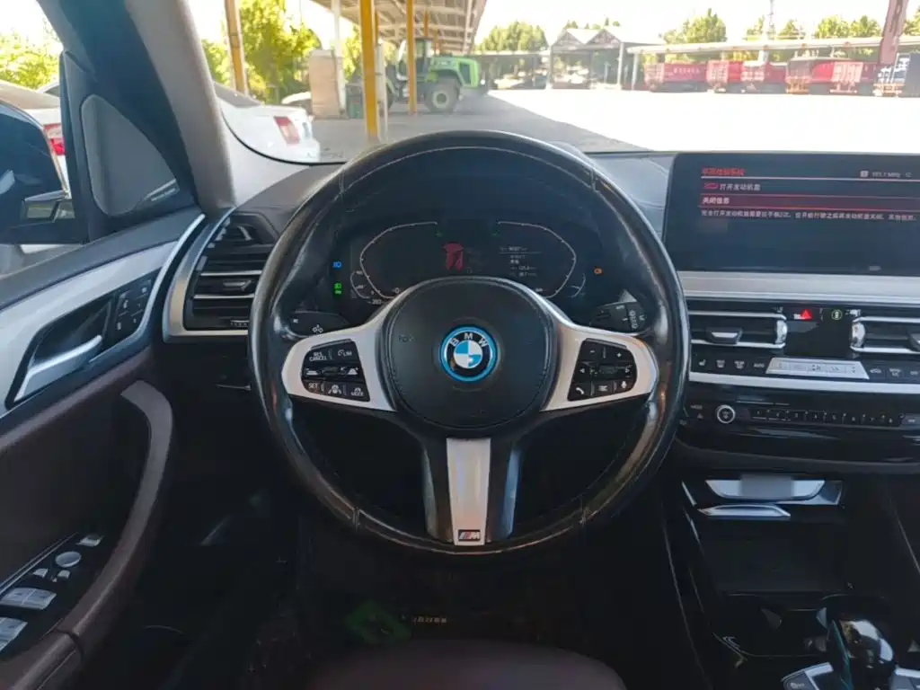 BMW iX3 — миниатюра 11