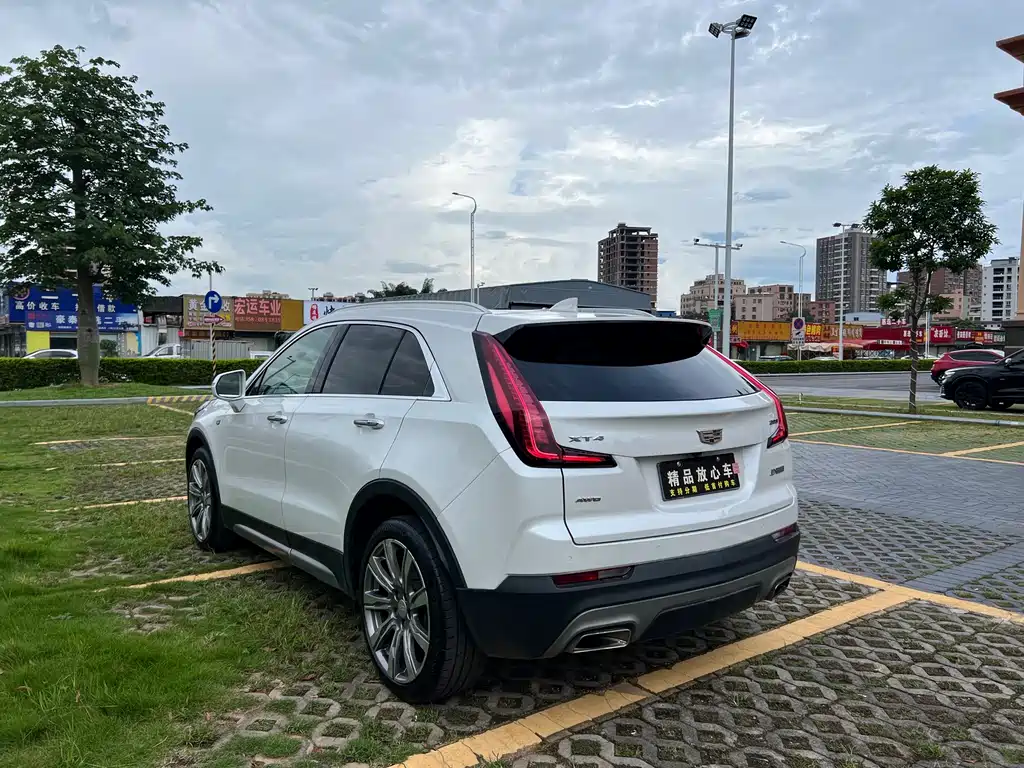 Cadillac XT4 2018 28T