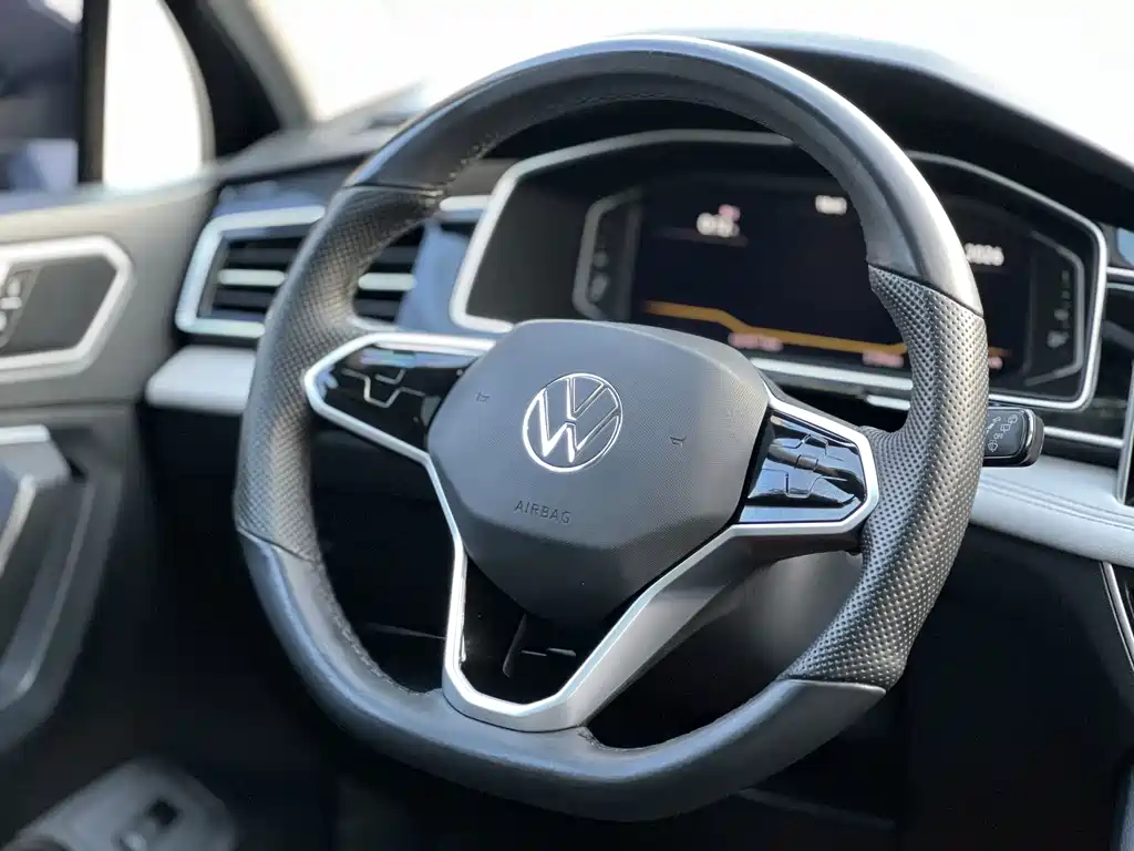 Volkswagen Tiguan L — миниатюра 8