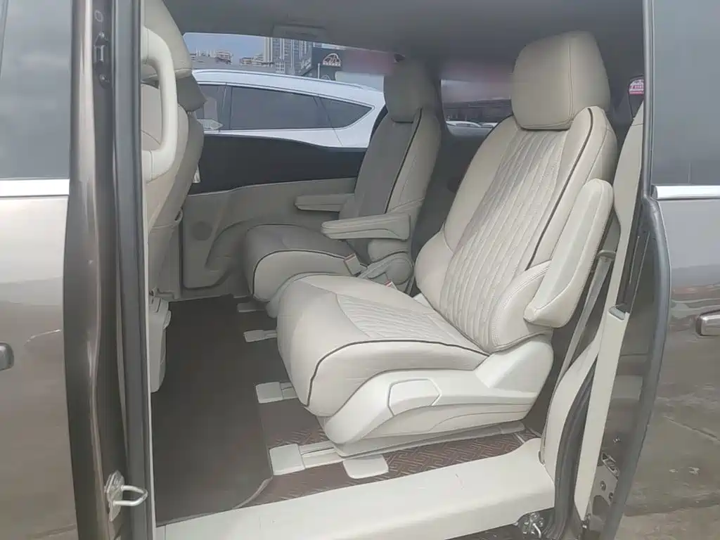 Buick GL8 — миниатюра 17