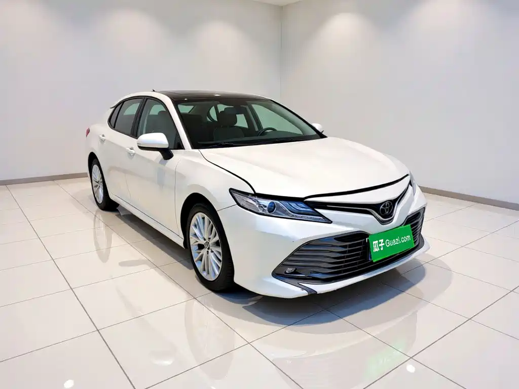 Toyota Camry — миниатюра 3