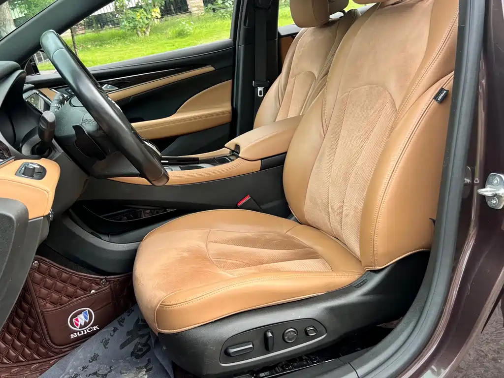 Buick LaCrosse — миниатюра 10