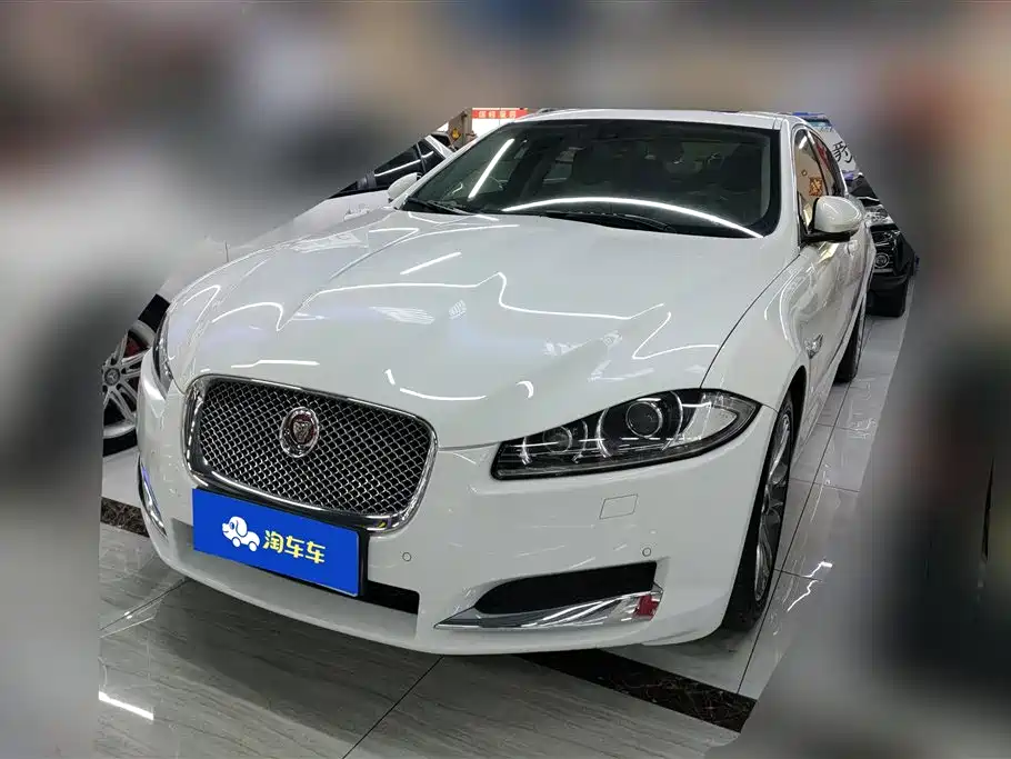 Jaguar XF 2015