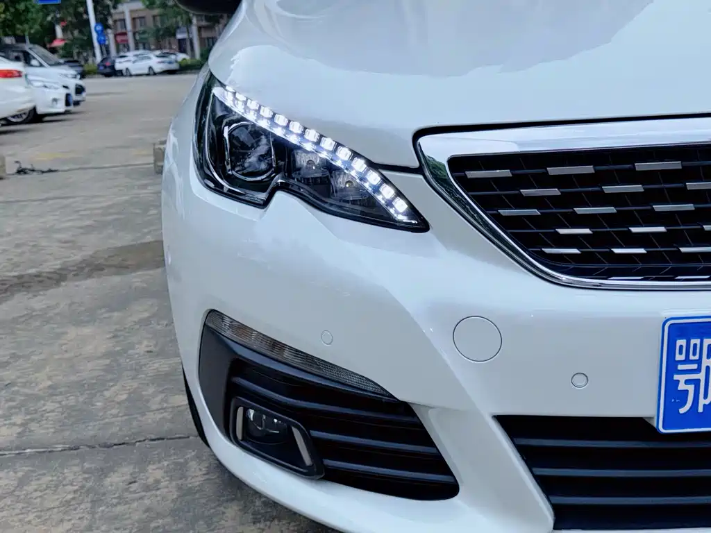 Peugeot 308 — миниатюра 7