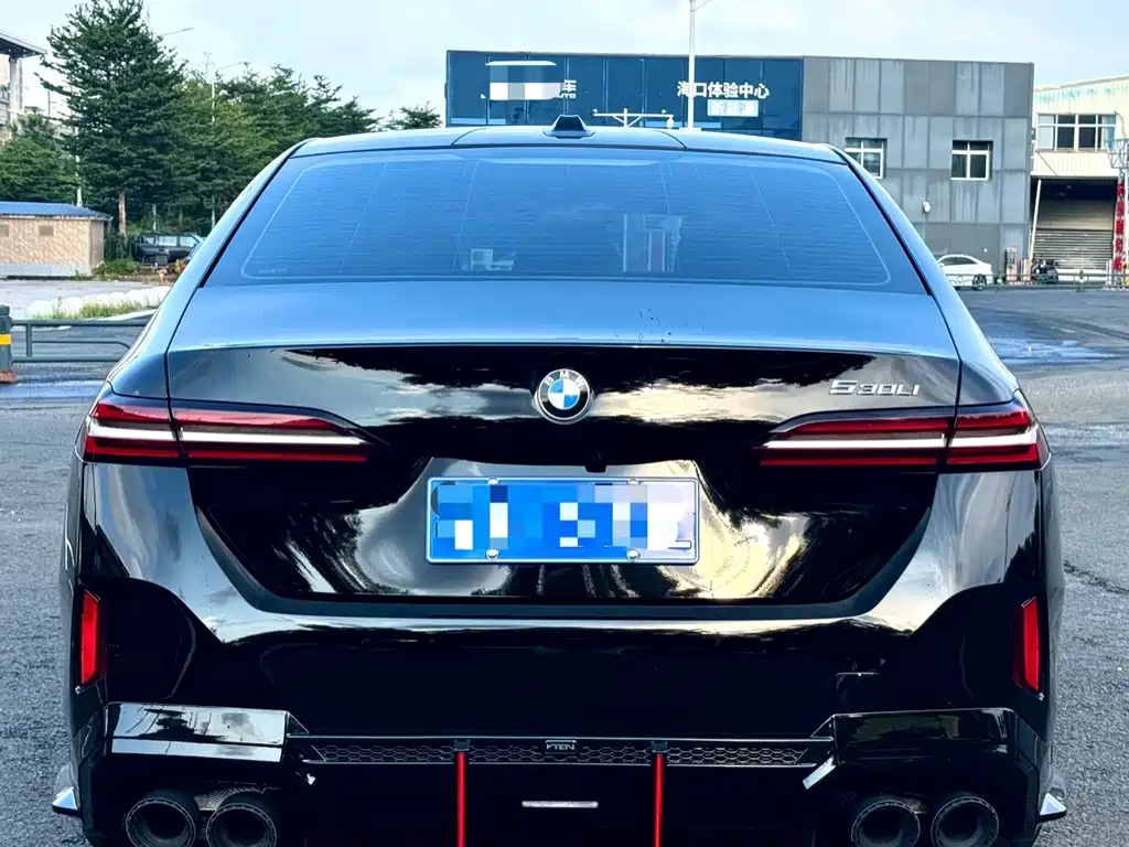BMW 5 Series — миниатюра 5