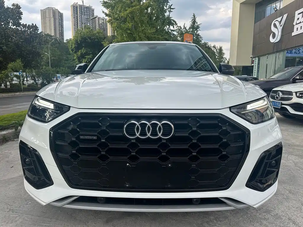 Audi Q5L — миниатюра 2
