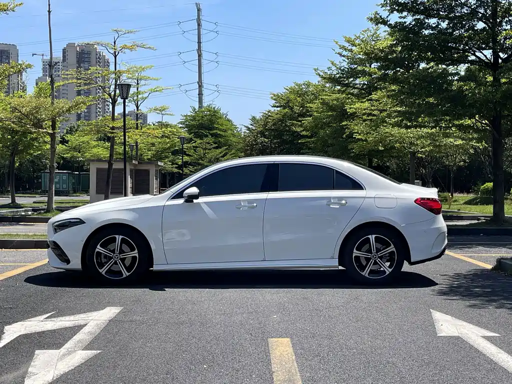 Mercedes-Benz A-Class — миниатюра 6