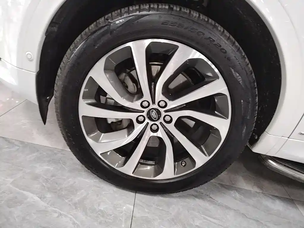 Land Rover Discovery Sport — миниатюра 23