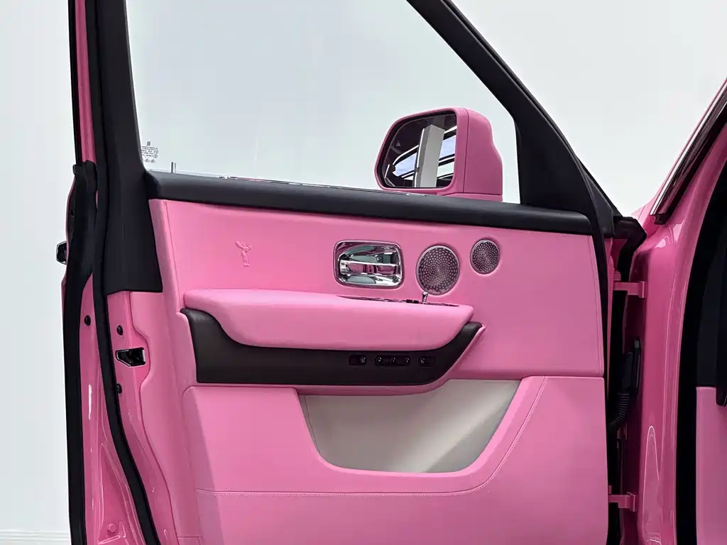 Rolls-Royce Cullinan — миниатюра 12