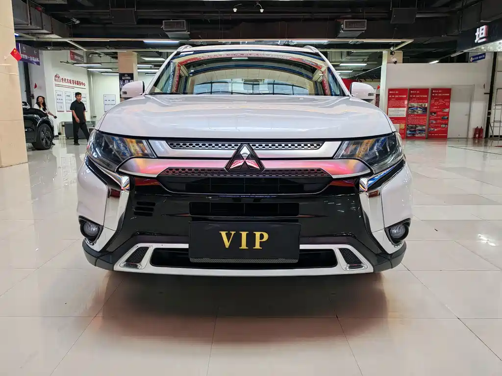 Mitsubishi Outlander — миниатюра 2