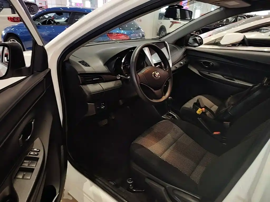 Toyota Vios FS — миниатюра 16