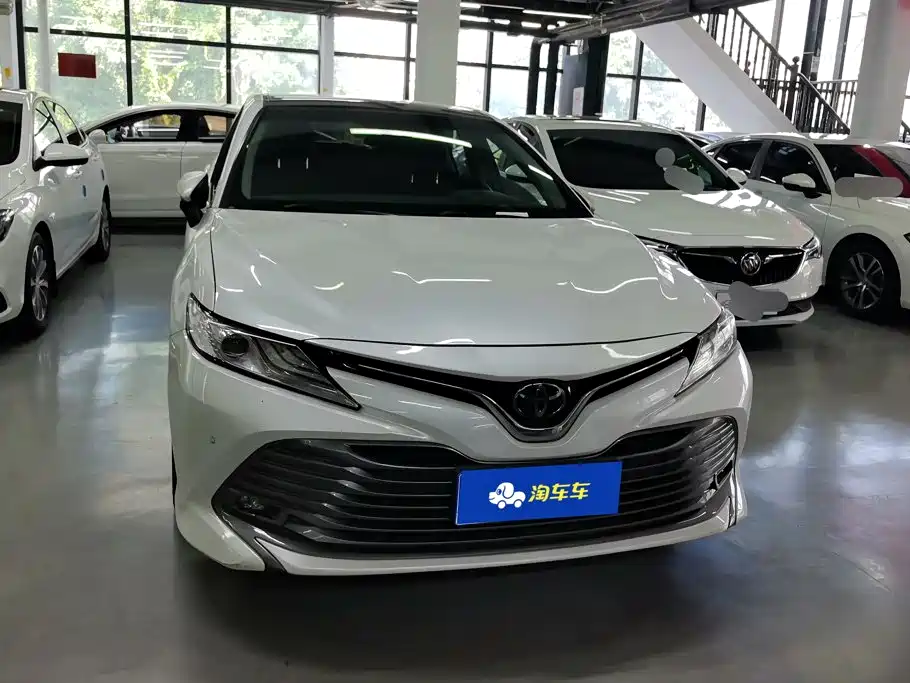 Toyota Camry — миниатюра 2