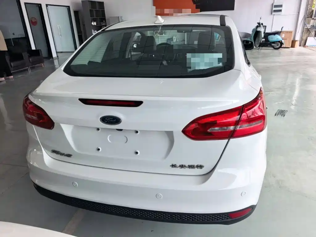 Ford Focus — миниатюра 6