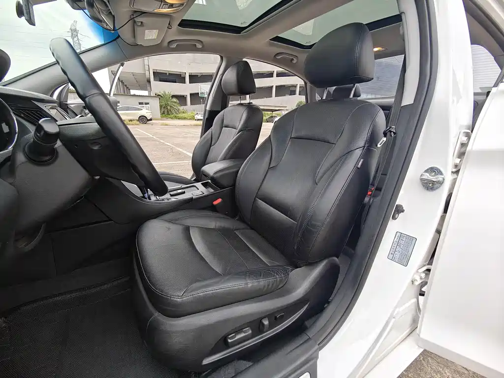 Hyundai Sonata — миниатюра 11