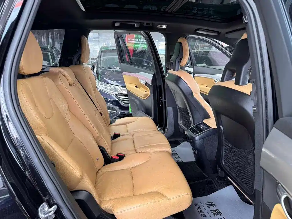 Volvo XC90 — миниатюра 13
