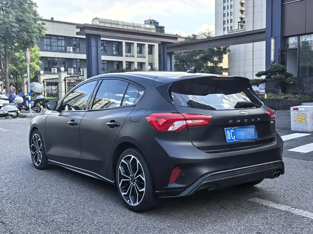 Ford Focus 2020 EcoBoost 180 AT ST Line