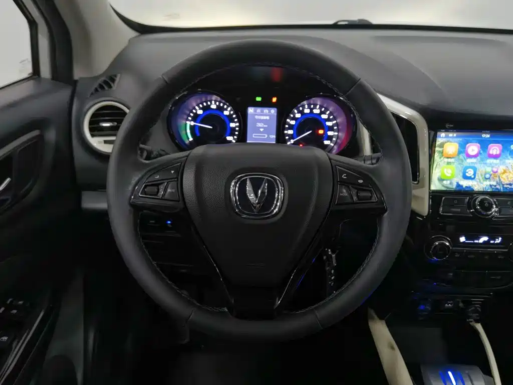 Changan CS15EV — миниатюра 11